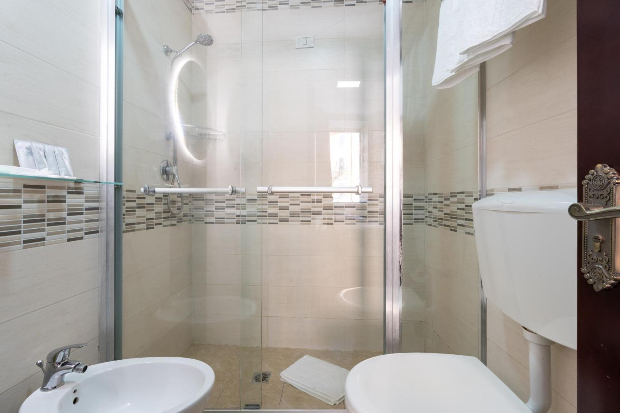 Giusi Rooms - Aetheria Esquilinus Guesthouse, Rome